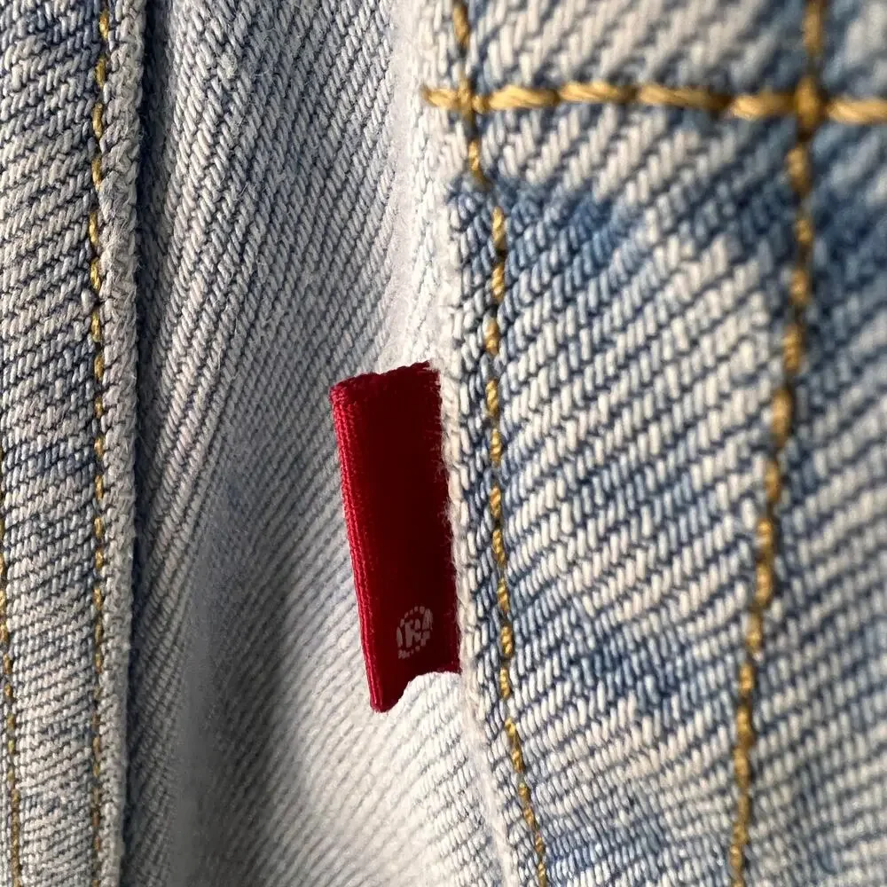 Levis Jeans Womens Size 25 Wedgie Straight Light Wash Button Fly 100% Cotton